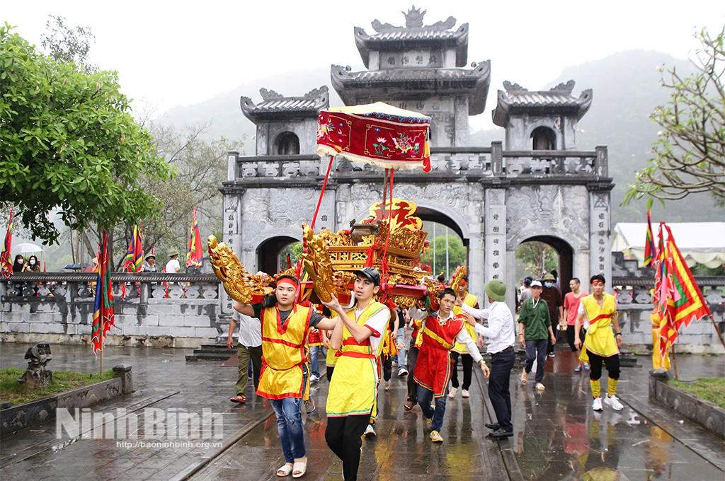<div>Khai thác giá trị Hành cung Vũ Lâm để phát triển du lịch</div>