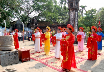 Tháng Ba âm lịch về trẩy hội trên đất Cố đô 1