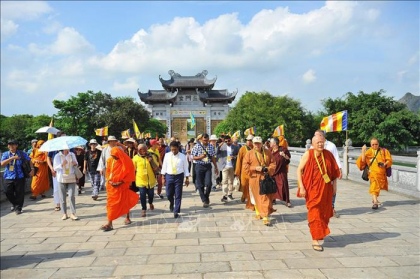Đại biểu dự Đại lễ Vesak 2019 tham quan chùa Bái Đính 2