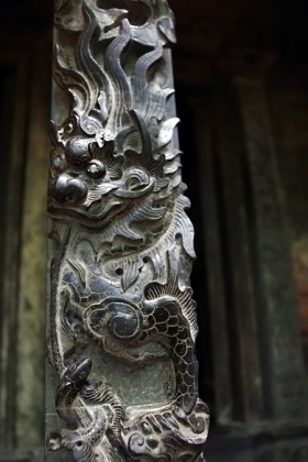 Ngôi đền đá cổ giữa núi rừng Tràng An 4