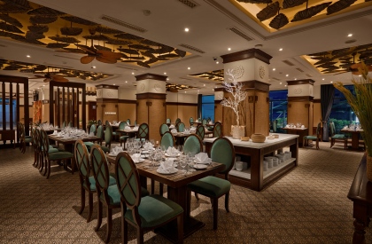 Khách sạn Hidden Charm 9