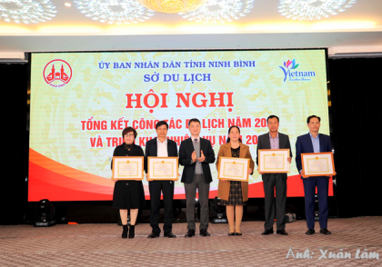 Sở Du lịch tỉnh Ninh Bình tổ chức Hội nghị tổng kết công tác du lịch năm 2020 và triển khai nhiệm vụ năm 2021 6