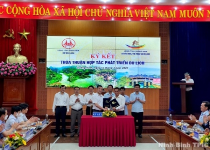 Hội nghị ký kết thỏa thuận hợp tác phát triển du lịch giữa tỉnh Ninh Bình và tỉnh Quảng nam 2