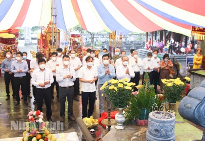 Tổ chức lễ hội đền Thái Vi 2