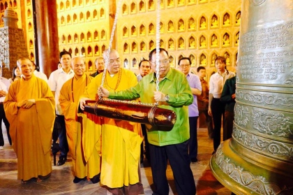 Tổng Bí thư, Chủ tịch nước CMDCND Lào đến thăm chùa Bái Đính 3