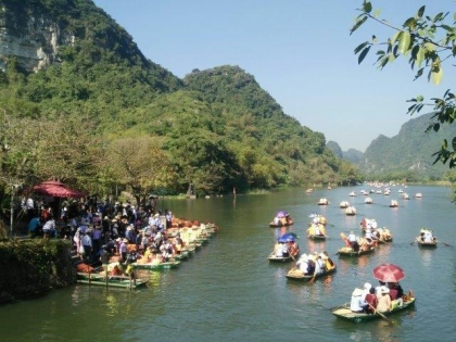 Gần 960.000 du khách tham quan Ninh Bình dịp Tết Nguyên đán 2