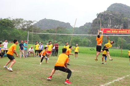 Sôi nổi các hoạt động văn hóa, thể thao tại lễ hội Hoa Lư 9