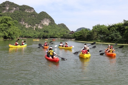 Chèo thuyền kayak khám phá di sản thế giới Tràng An 1