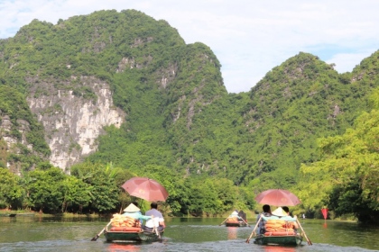 Di sản Tràng An “trong xanh mát lành” giữa trời thu làm say lòng du khách 2