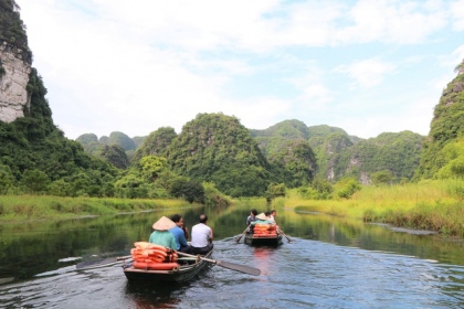Di sản Tràng An “trong xanh mát lành” giữa trời thu làm say lòng du khách 3