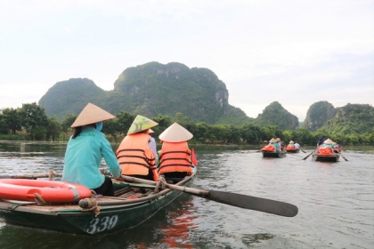 Di sản Tràng An “trong xanh mát lành” giữa trời thu làm say lòng du khách 10