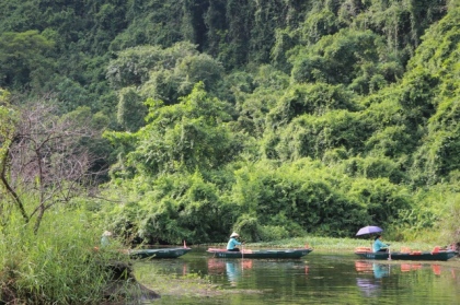 Di sản Tràng An “trong xanh mát lành” giữa trời thu làm say lòng du khách 13