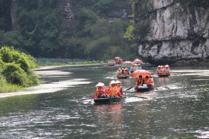 Di sản Tràng An “trong xanh mát lành” giữa trời thu làm say lòng du khách 15