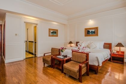 Khách sạn Legend 7