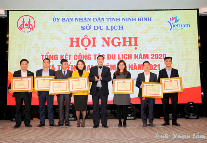 Sở Du lịch tỉnh Ninh Bình tổ chức Hội nghị tổng kết công tác du lịch năm 2020 và triển khai nhiệm vụ năm 2021 5