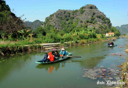 Ninh Bình đón đoàn khách du lịch đầu tiên năm 2021 5