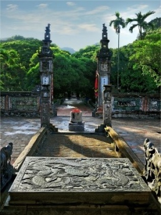 Những hiện vật cổ độc đáo trên đất Ninh Bình 4