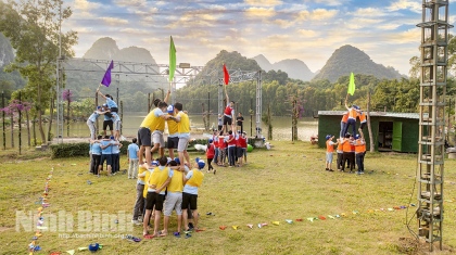 Du lịch Ninh Bình sôi động trong dịp lễ giỗ Tổ 3