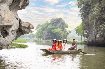 Tam Cốc, tháng tư về 2