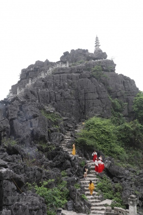 Hang Múa - địa điểm du lịch nổi tiếng của tỉnh Ninh Bình 7