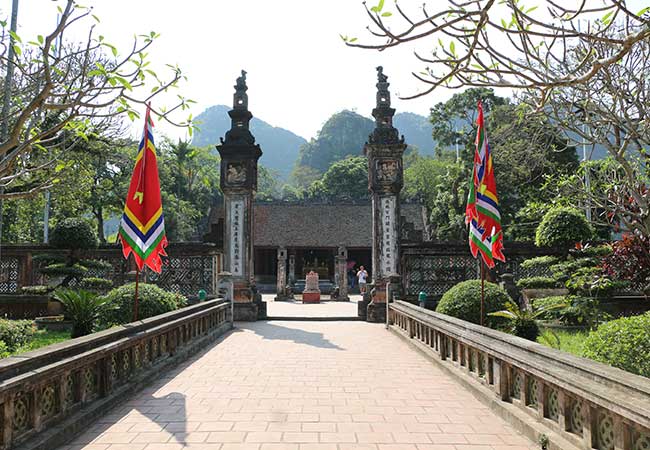 king dinh temple in ninh binh